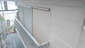 船橋市にて雨漏り対策の外壁修理〈塗膜膨れをサイディングで修理〉 施工後