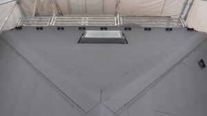 船橋市にて雨漏り修理〈スレート屋根の雨漏り・カバー工法〉 施工後