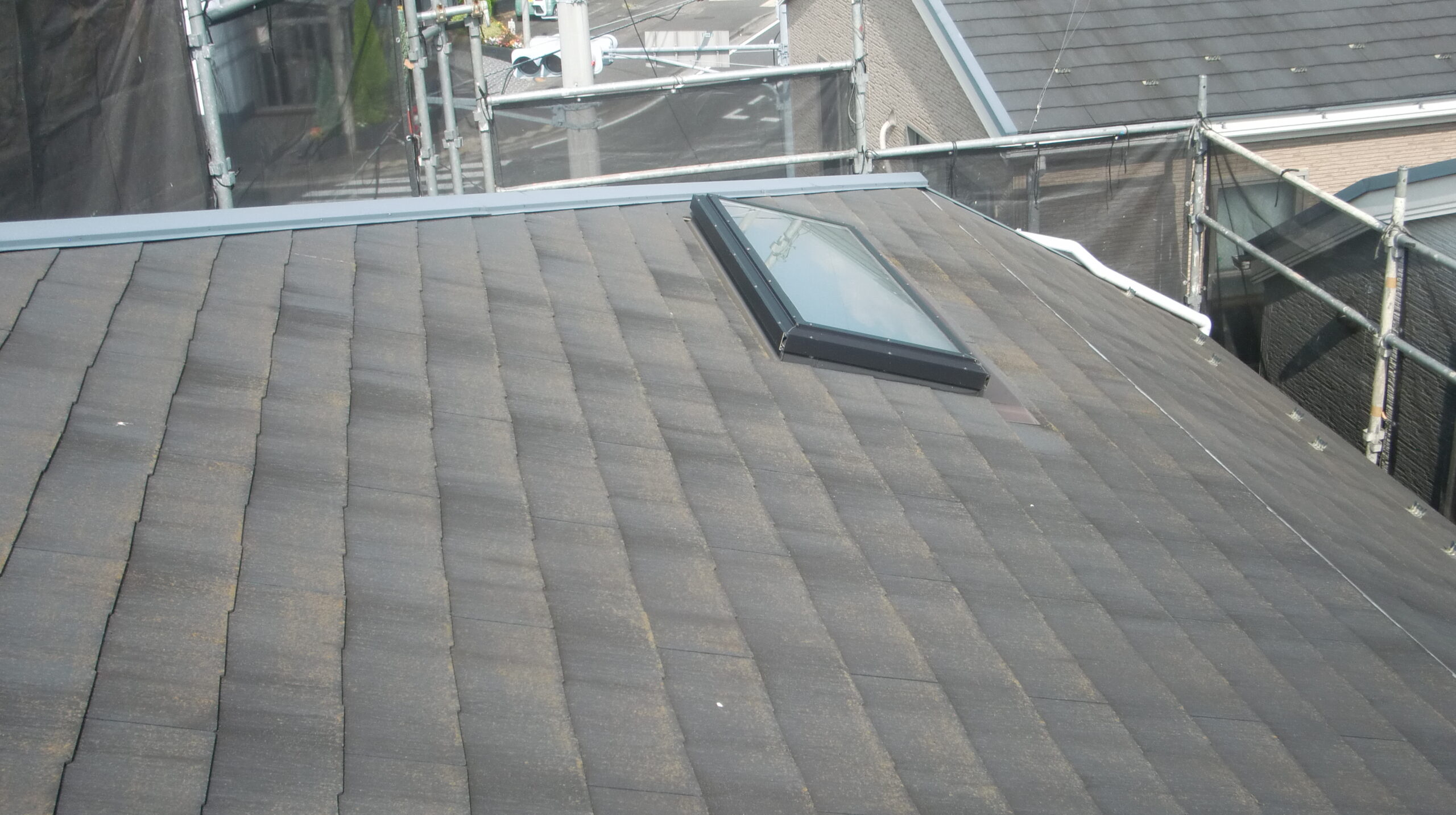 船橋市にて雨漏り修理〈天窓からの雨漏り・カバー工法〉 施工前2